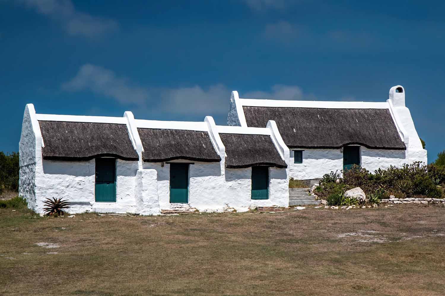 white_cottage_1500